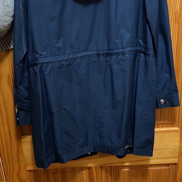 Coach women’s size large water resistant jacket navy - Picture 11 of 17
